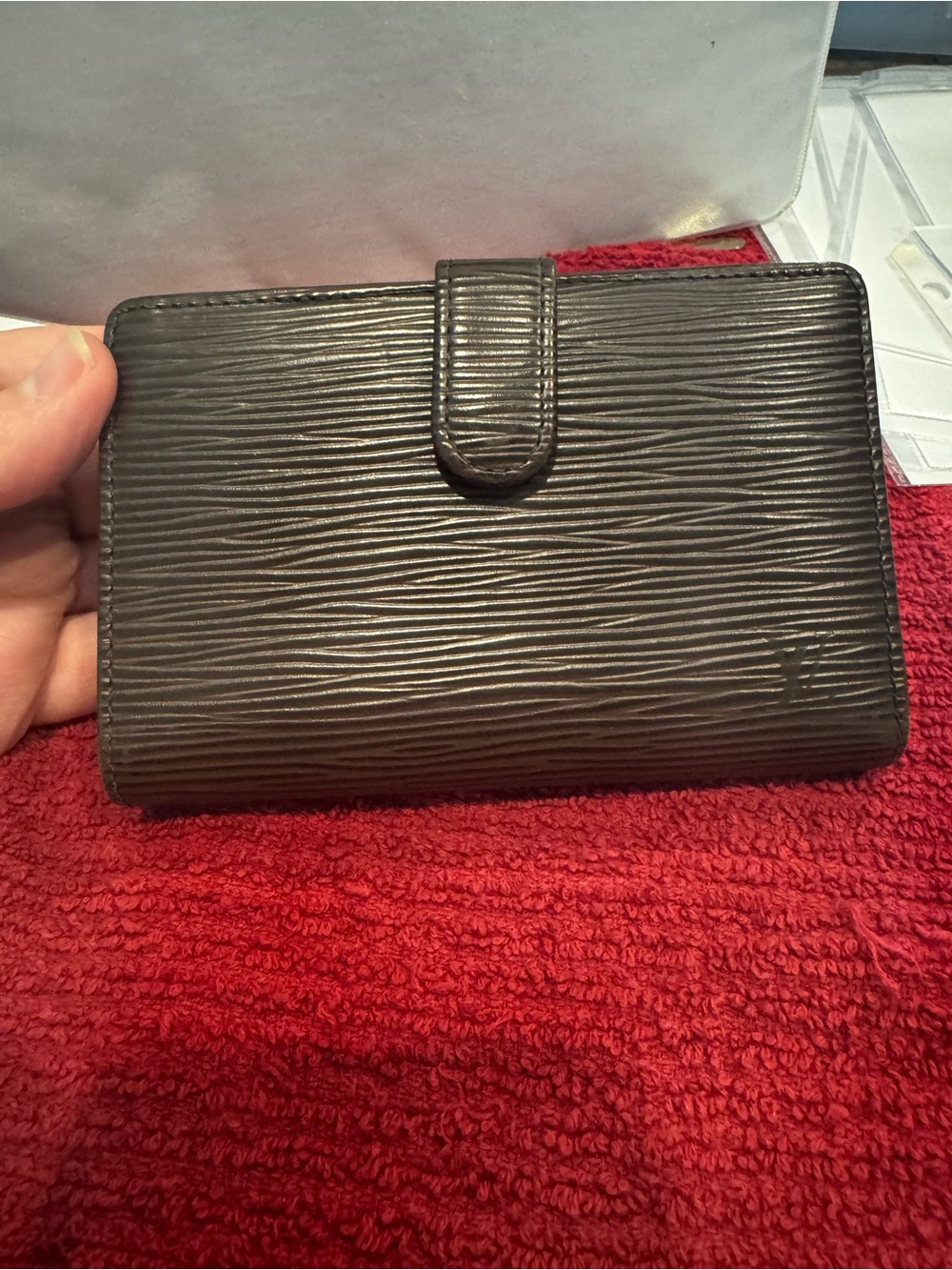 Louis Vuitton Brown Epi Leather Kisslock Wallet withCertificate of Authenticity